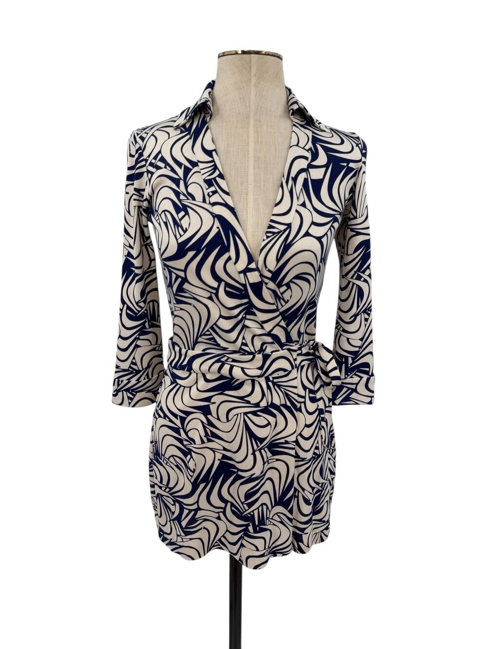 Diane von Furstenberg Celeste Silk Wrap Romper Abstract Blue Ivory Size 2